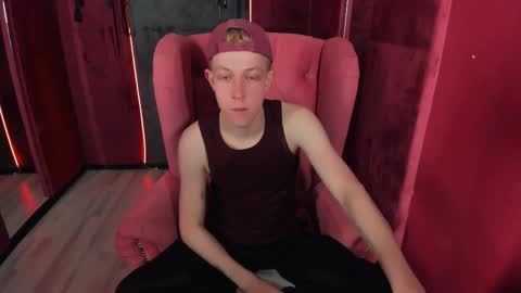 Snapshot of dylan_norton chatting on 02-11-26, 08:36 Dylan online show from 02-11-26, 08:36