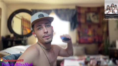 Dylan Daniel 7.8 online show from 01-07-25, 08:42