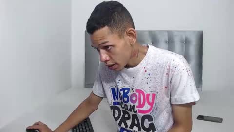 Dylan.. online show from 10-29-25, 07:04