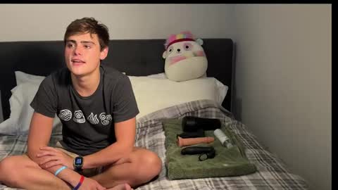 Snapshot of dylanfruits chatting on 10-15-25, 12:44 dylanfruits online show from 10-15-25, 12:44