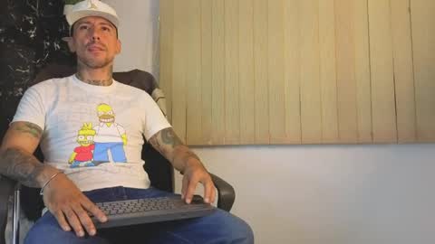 Snapshot of dylanstonne1 chatting on 05-04-26, 03:13 D Y L A N online show from 05-04-26, 03:13