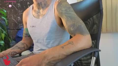 Snapshot of dylanstonne1 chatting on 05-17-26, 03:15 D Y L A N online show from 05-17-26, 03:15