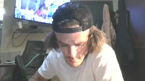 Snapshot of dylp400 chatting on 11-03-25, 08:04 dylp400 online show from 11-03-25, 08:04