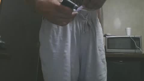 Snapshot of dylp400 chatting on 11-15-25, 06:44 dylp400 online show from 11-15-25, 06:44