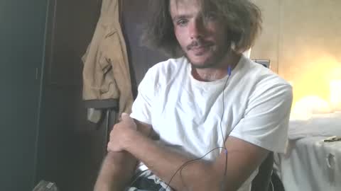 Snapshot of dylp400 chatting on 11-16-25, 09:26 dylp400 online show from 11-16-25, 09:26