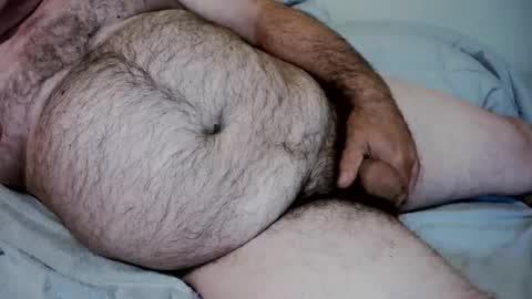 Snapshot of e1415926 chatting on 06-11-26, 02:44 Uncle Emo online show from 06-11-26, 02:44