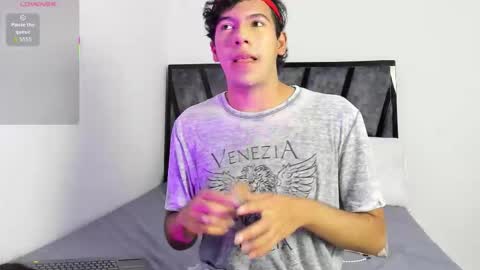 Snapshot of e_r_o_s_ chatting on 01-10-26, 08:32 John online show from 01-10-26, 08:32