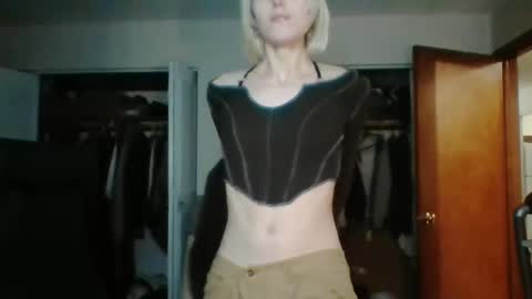 Snapshot of eansoup chatting on 01-24-25, 11:34 soup. online show from 01-24-25, 11:34
