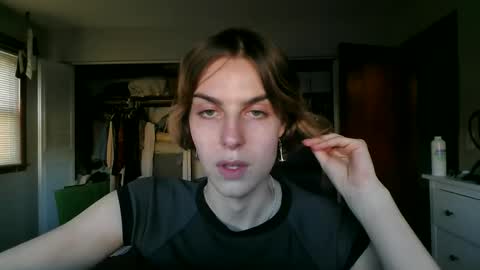 Snapshot of eansoup chatting on 09-23-25, 10:57 soup. online show from 09-23-25, 10:57