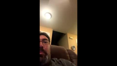 Snapshot of earl3232 chatting on 11-26-25, 09:43 earl3232 online show from 11-26-25, 09:43