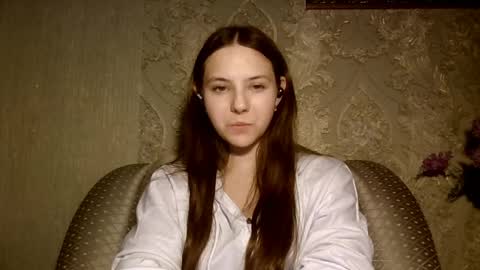 Yuni online show from 04-18-26, 07:07