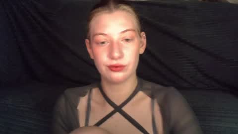 Snapshot of earn_my_lily chatting on 05-14-26, 09:05 Lily online show from 05-14-26, 09:05