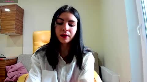 Snapshot of earthadobb chatting on 07-12-26, 06:48 Emma online show from 07-12-26, 06:48