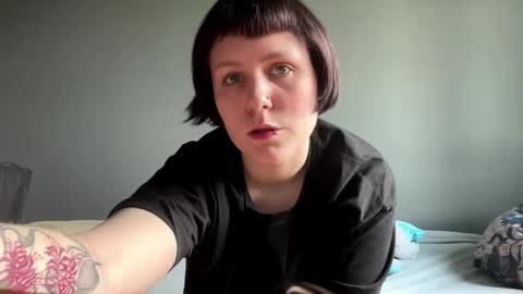 Snapshot of earthascritchfield chatting on 06-01-26, 12:18 Rina online show from 06-01-26, 12:18