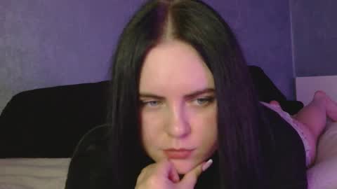 Bella online show from 10-30-25, 06:52