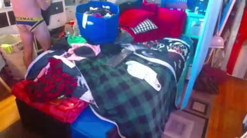 eastbayboy57 online show from 11-28-25, 03:36