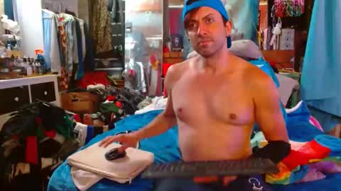 Snapshot of eastbayboy57 chatting on 01-19-26, 02:37 eastbayboy57 online show from 01-19-26, 02:37