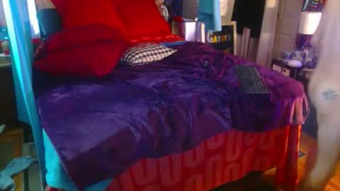 Snapshot of eastbayboy57 chatting on 02-09-26, 12:53 eastbayboy57 online show from 02-09-26, 12:53