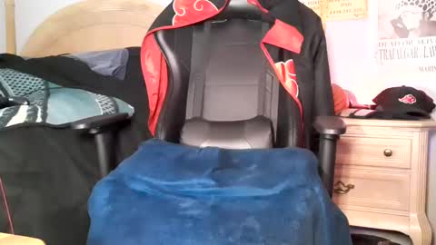 Snapshot of easybreezy20 chatting on 12-25-24, 09:02 TWITTER INSTAGRAM easybreezy20 ONLINE 1230 AM TO 7AM online show from 12-25-24, 09:02