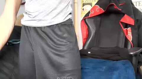 Snapshot of easybreezy20 chatting on 12-31-24, 06:16 TWITTER INSTAGRAM easybreezy20 ONLINE 1230 AM TO 7AM online show from 12-31-24, 06:16