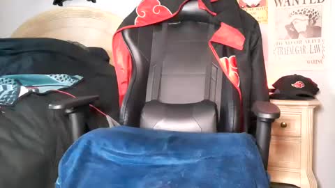 Snapshot of easybreezy20 chatting on 01-01-25, 01:05 TWITTER INSTAGRAM easybreezy20 ONLINE 1230 AM TO 7AM online show from 01-01-25, 01:05