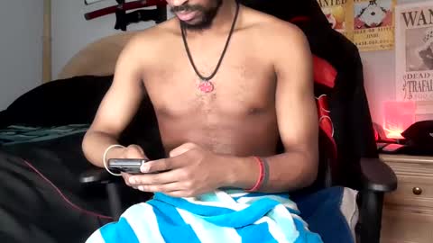 Snapshot of easybreezy20 chatting on 01-17-25, 06:47 TWITTER INSTAGRAM easybreezy20 ONLINE 1230 AM TO 7AM online show from 01-17-25, 06:47