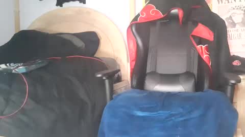 Snapshot of easybreezy20 chatting on 01-29-25, 07:46 TWITTER INSTAGRAM easybreezy20 ONLINE 1230 AM TO 7AM online show from 01-29-25, 07:46