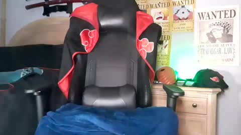 Snapshot of easybreezy20 chatting on 02-15-25, 10:33 TWITTER INSTAGRAM easybreezy20 ONLINE 1230 AM TO 7AM online show from 02-15-25, 10:33