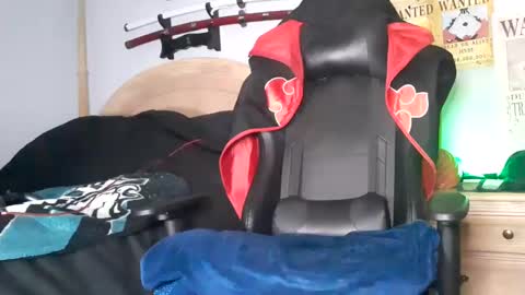 Snapshot of easybreezy20 chatting on 02-17-25, 06:09 TWITTER INSTAGRAM easybreezy20 ONLINE 1230 AM TO 7AM online show from 02-17-25, 06:09