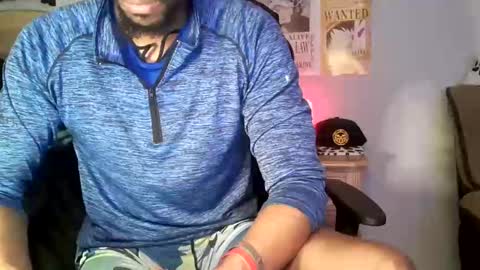 Snapshot of easybreezy20 chatting on 10-12-25, 05:17 TWITTER INSTAGRAM easybreezy20 ONLINE 1230 AM TO 7AM online show from 10-12-25, 05:17