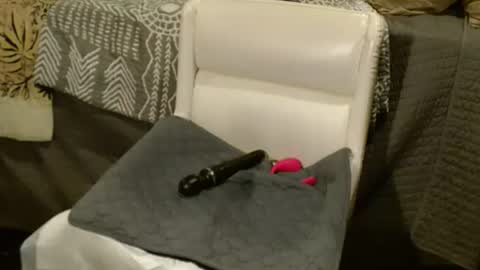 Snapshot of eatme_six9 chatting on 12-30-24, 05:55 Six online show from 12-30-24, 05:55