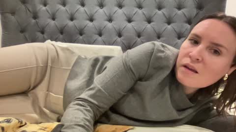 Nadia Ferreira  online show from 12-11-24, 04:31