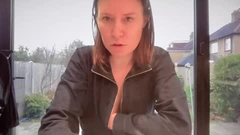 Nadia Ferreira  online show from 02-10-25, 10:42