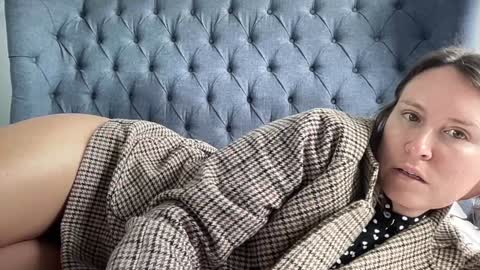 Nadia Ferreira  online show from 09-15-25, 08:58