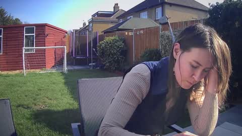 Nadia Ferreira  online show from 03-03-26, 11:05