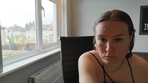 Nadia Ferreira  online show from 05-19-26, 09:37