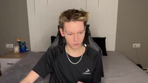 Snapshot of eaton_ chatting on 01-16-26, 06:23 eaton_ online show from 01-16-26, 06:23