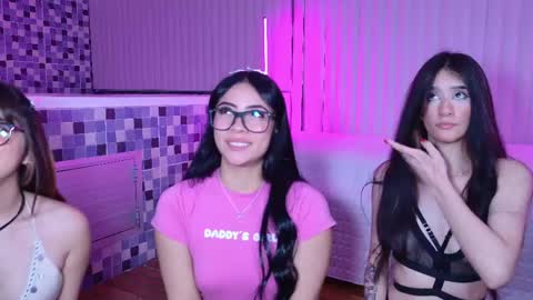 Snapshot of eazinitylive chatting on 05-27-26, 08:11 online show from 05-27-26, 08:11