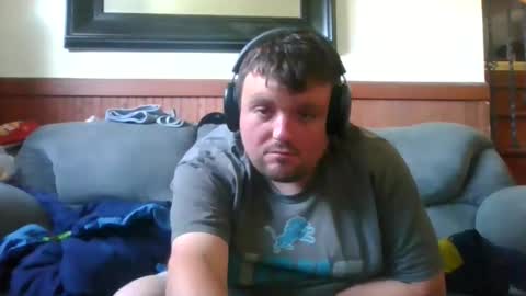 Snapshot of eazyb1991 chatting on 06-01-26, 04:09 Eazyb91 online show from 06-01-26, 04:09