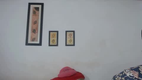 Laraand Drake online show from 01-19-25, 07:25