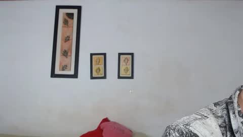 Laraand Drake online show from 02-24-25, 06:16