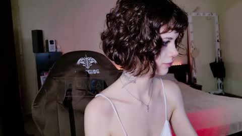 Snapshot of ebfaafret chatting on 11-27-25, 05:31 Matilda online show from 11-27-25, 05:31