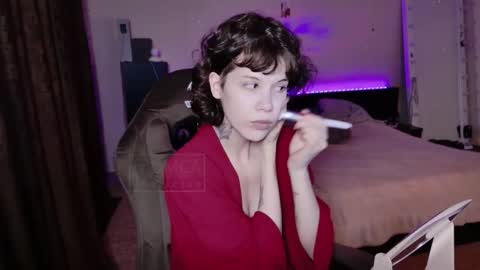 Snapshot of ebfaafret chatting on 12-15-25, 08:18 Matilda online show from 12-15-25, 08:18