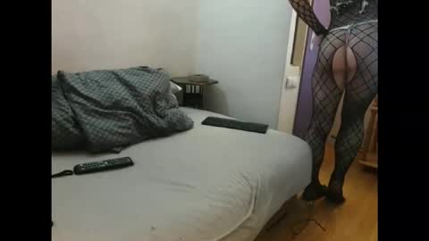 shy yoong cross online show from 11-05-25, 03:01