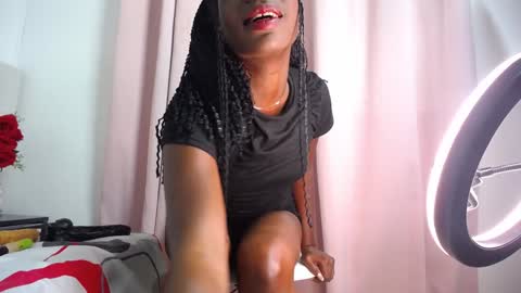 Snapshot of ebony_baby1 chatting on 02-06-25, 11:37 Baby online show from 02-06-25, 11:37