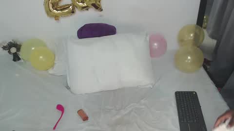 Snapshot of ebony_baby1 chatting on 03-03-25, 11:46 Baby online show from 03-03-25, 11:46