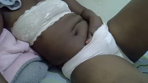 Snapshot of ebony_cuttey30 chatting on 06-28-26, 04:24 ebony_cuttey30 online show from 06-28-26, 04:24