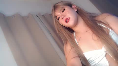 Snapshot of ebony_love69 chatting on 12-01-25, 12:48 YUMI SMITH online show from 12-01-25, 12:48