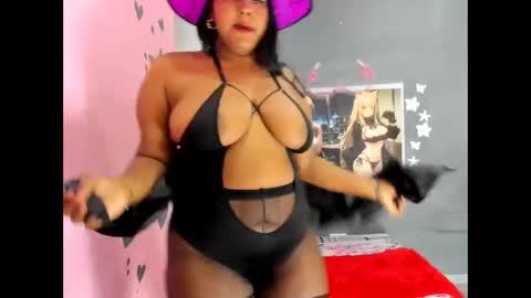 ebony_luna1 online show from 10-31-25, 06:09