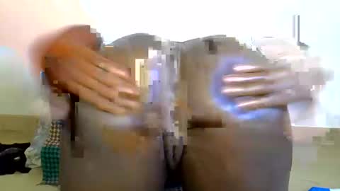 Snapshot of ebony_lynne chatting on 06-20-26, 10:56 ebony_lynne online show from 06-20-26, 10:56